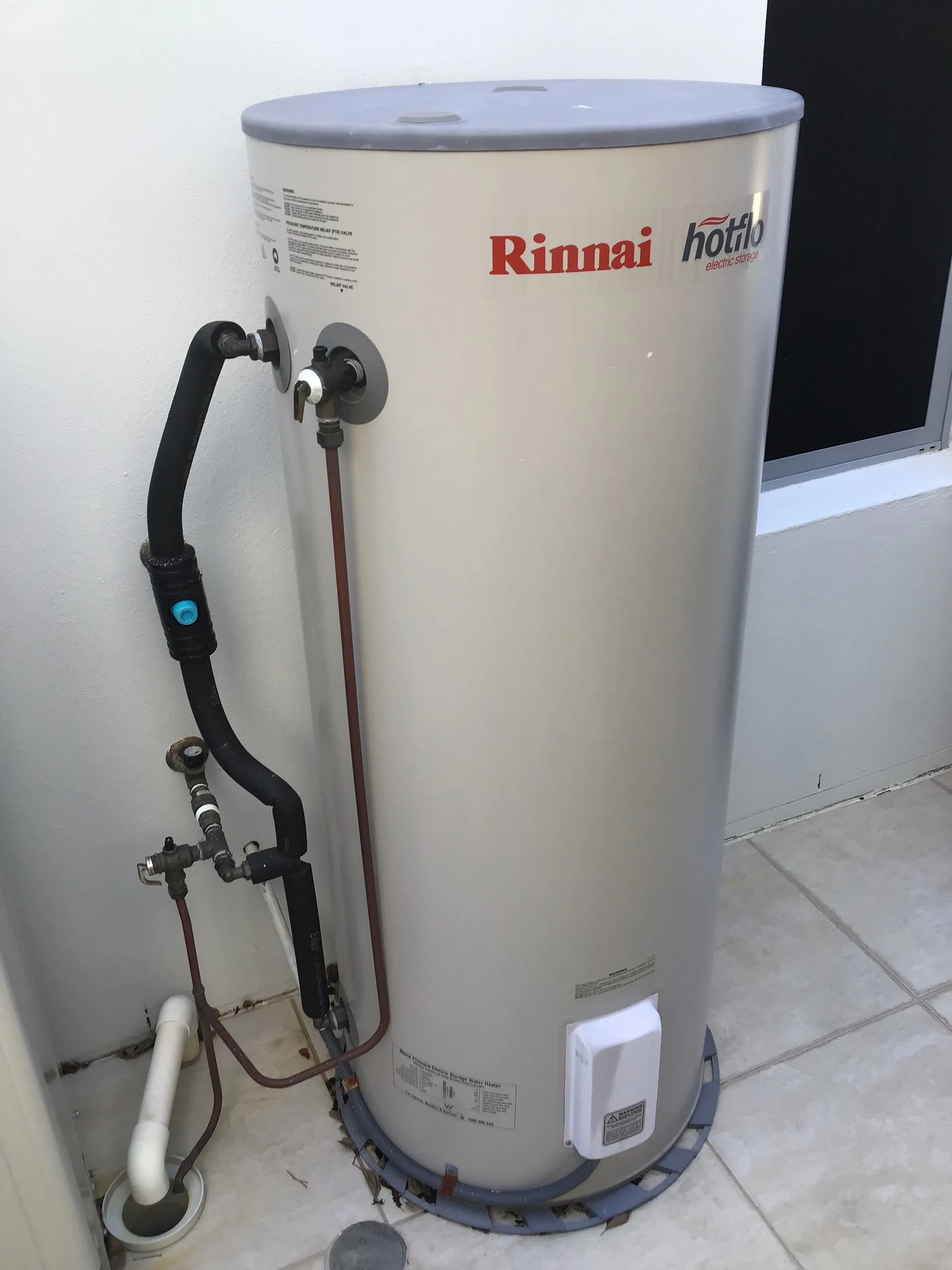 Rinnai electric storage hot water system